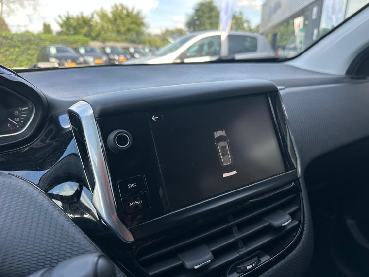 Vehicle Image 16