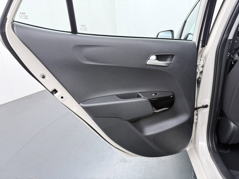 Vehicle Image 35