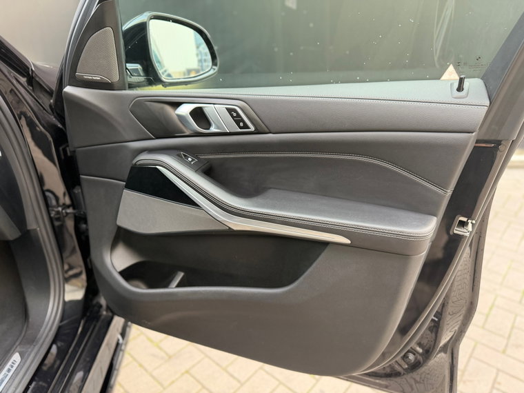 Vehicle Image 26