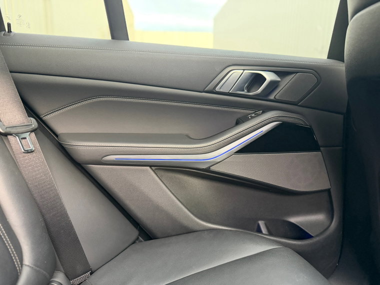 Vehicle Image 36
