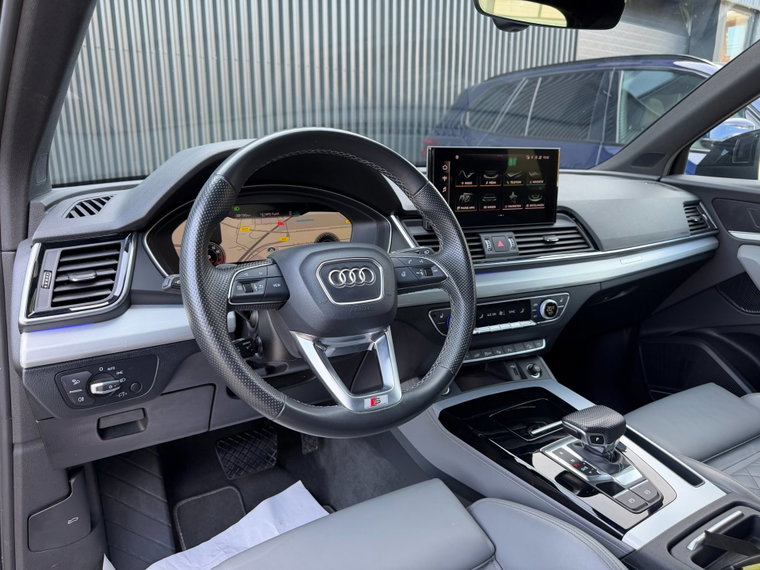 Vehicle Image 15