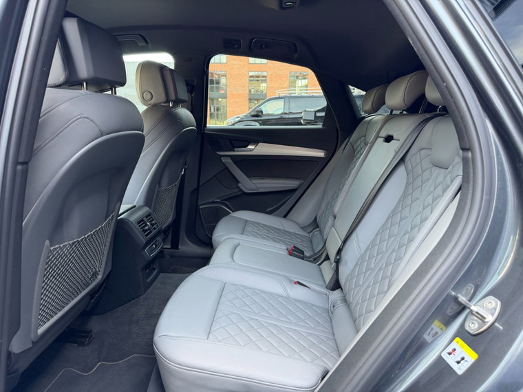 Vehicle Image 30