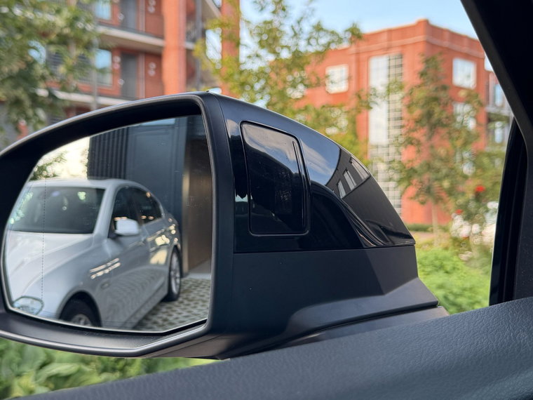 Vehicle Image 34