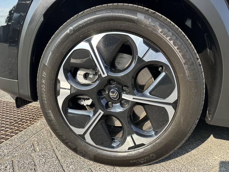 Vehicle Image 33