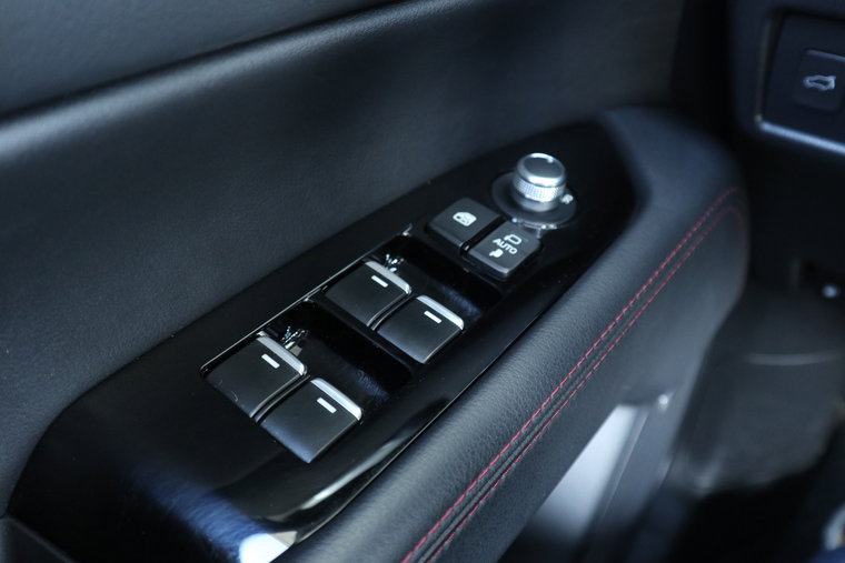 Vehicle Image 32