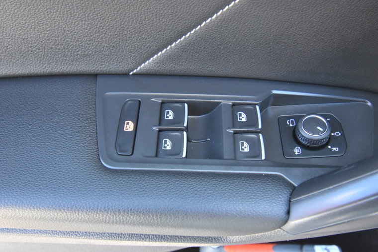Vehicle Image 28