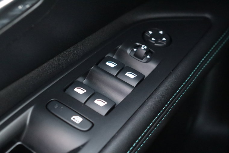 Vehicle Image 24