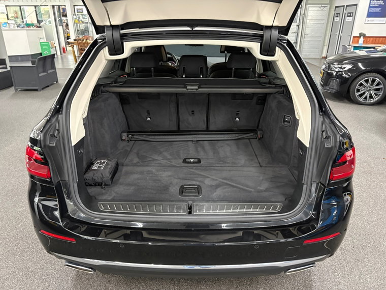 Vehicle Image 38