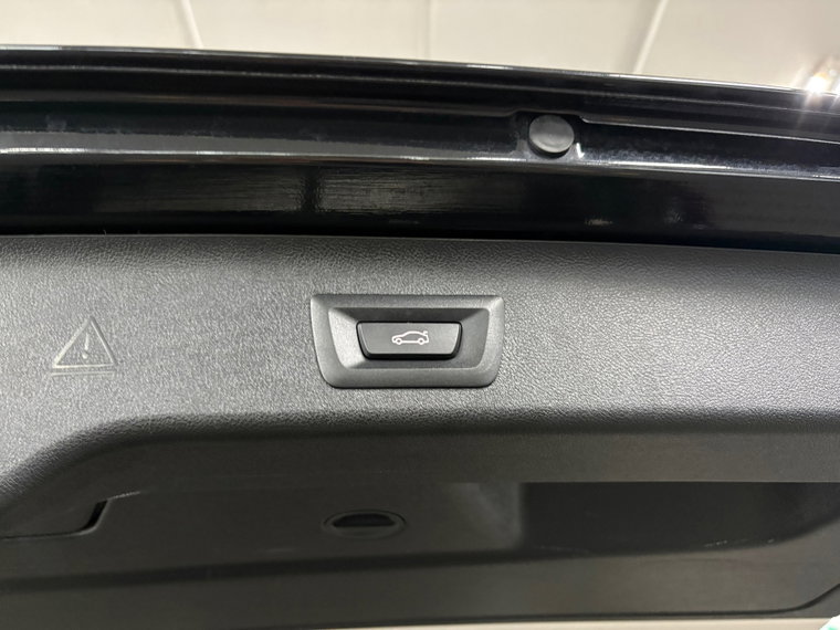 Vehicle Image 39