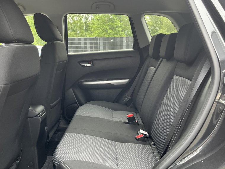 Vehicle Image 16
