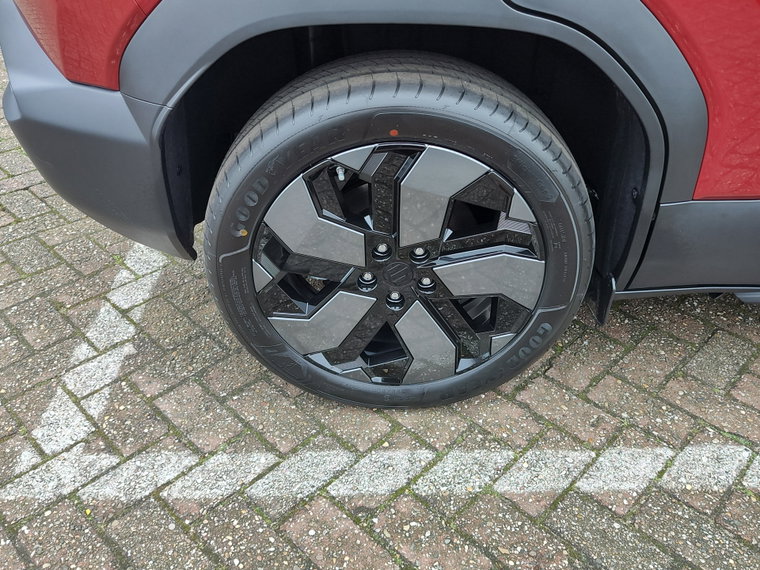 Vehicle Image 32