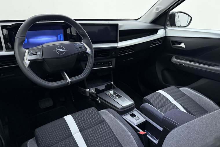 Vehicle Image 21