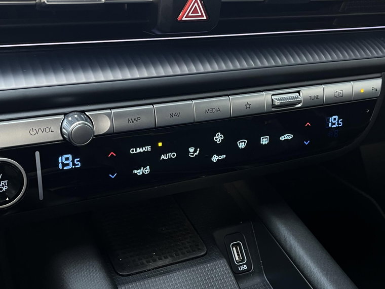 Vehicle Image 30