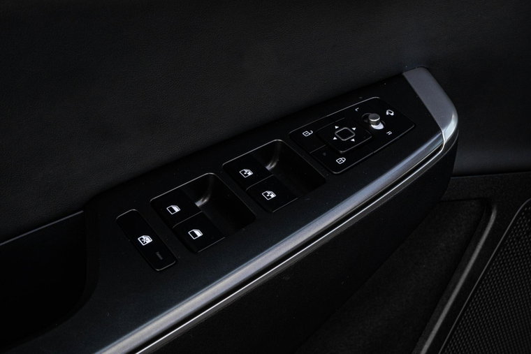 Vehicle Image 33