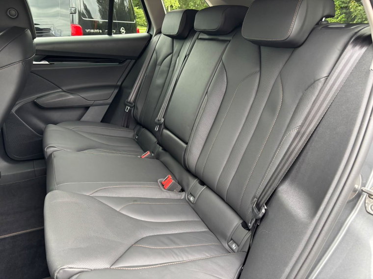 Vehicle Image 36