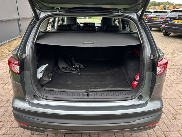 Vehicle Image 38