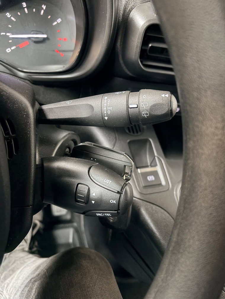 Vehicle Image 23