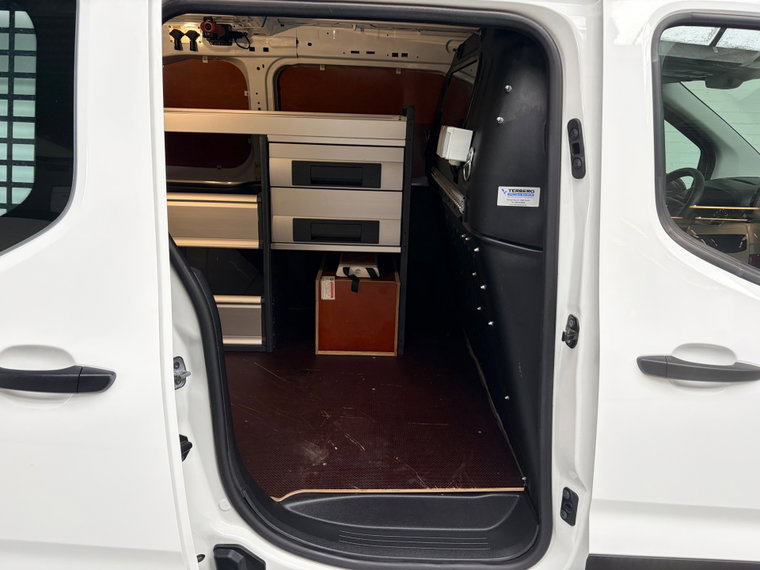 Vehicle Image 31
