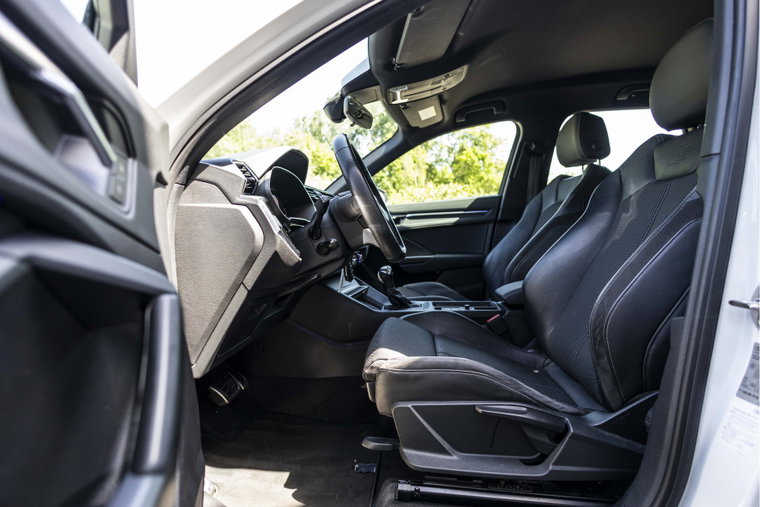 Vehicle Image 21