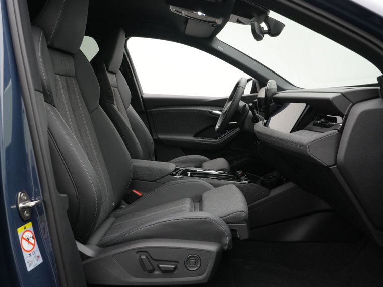 Vehicle Image 42