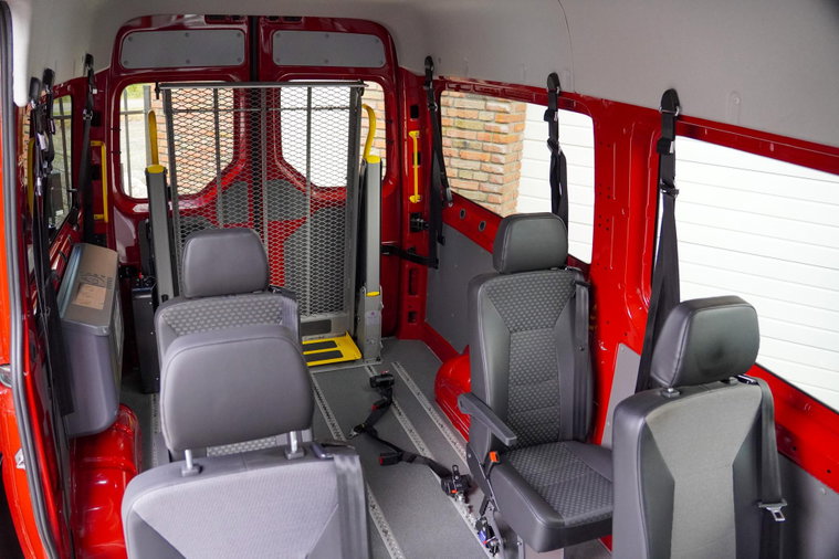 Vehicle Image 9