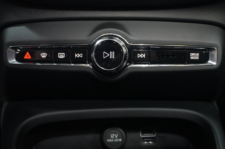 Vehicle Image 38