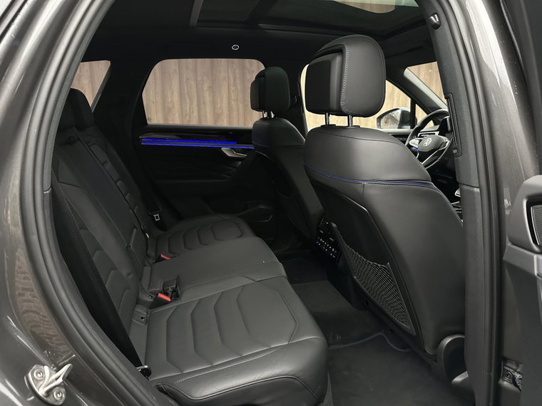 Vehicle Image 38