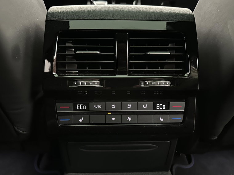 Vehicle Image 40