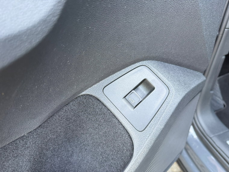 Vehicle Image 34