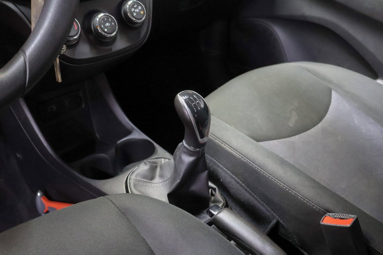 Vehicle Image 19