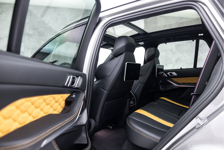 Vehicle Image 16