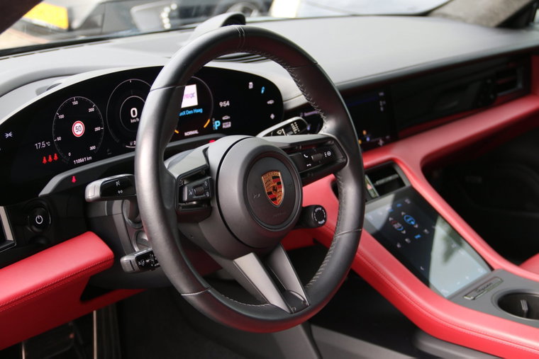 Vehicle Image 10