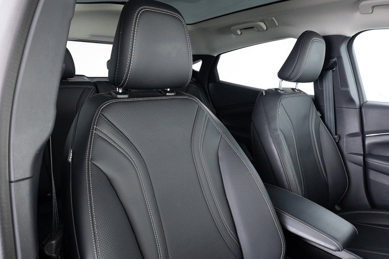 Vehicle Image 6