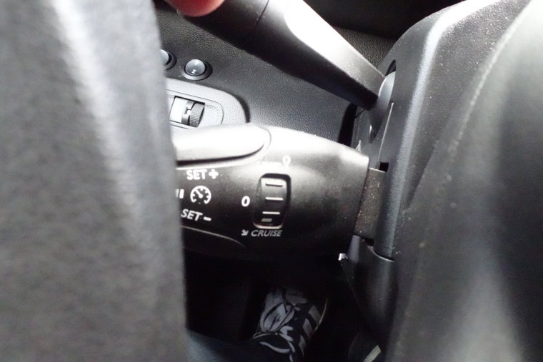 Vehicle Image 25