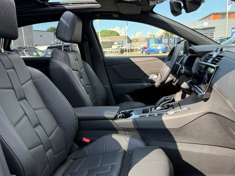 Vehicle Image 23