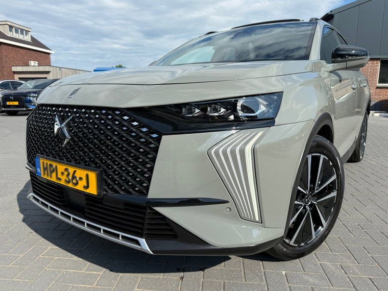Vehicle Image 7
