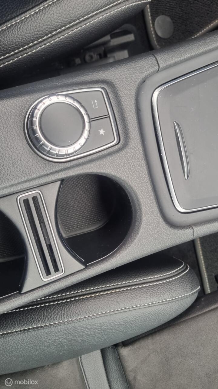 Vehicle Image 28