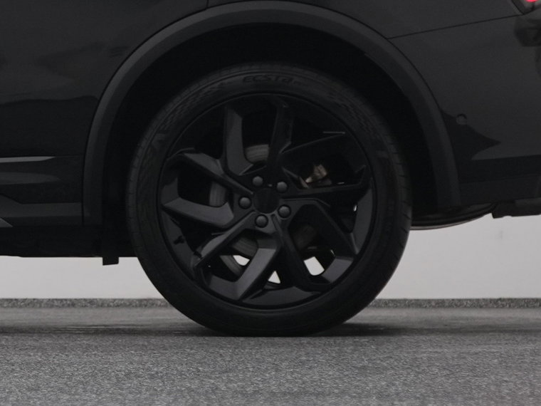 Vehicle Image 40