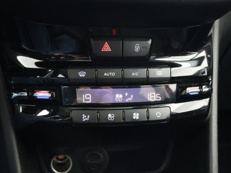 Vehicle Image 40