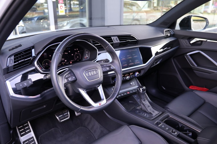 Vehicle Image 40