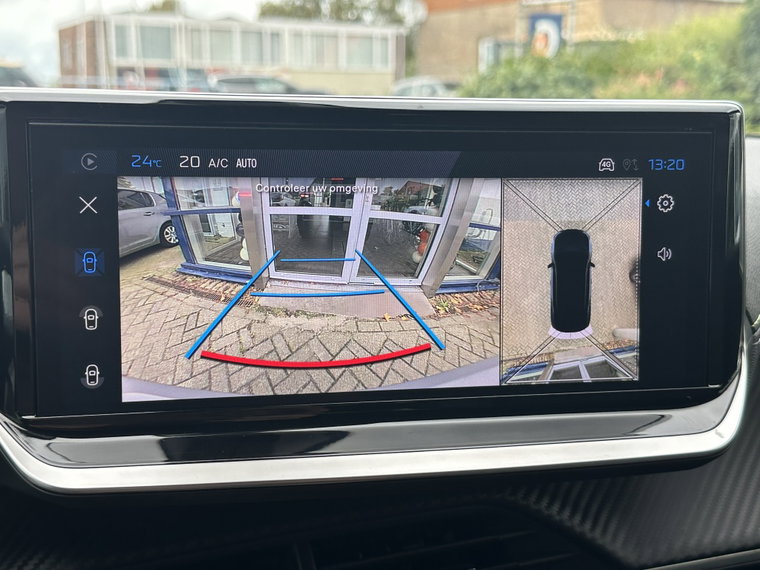 Vehicle Image 13