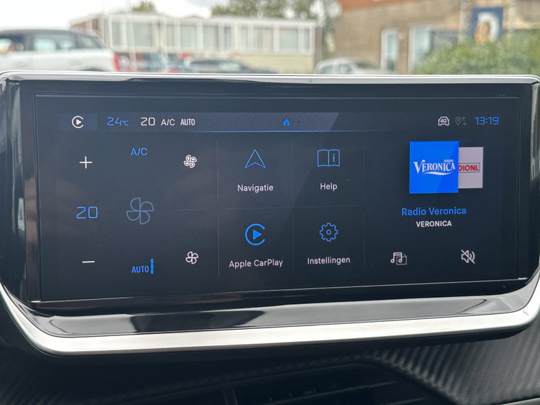Vehicle Image 36