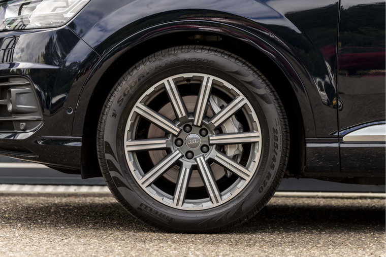 Vehicle Image 9