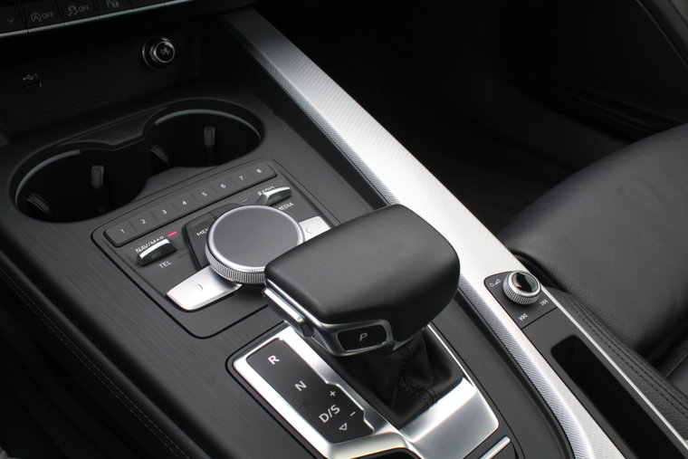 Vehicle Image 30
