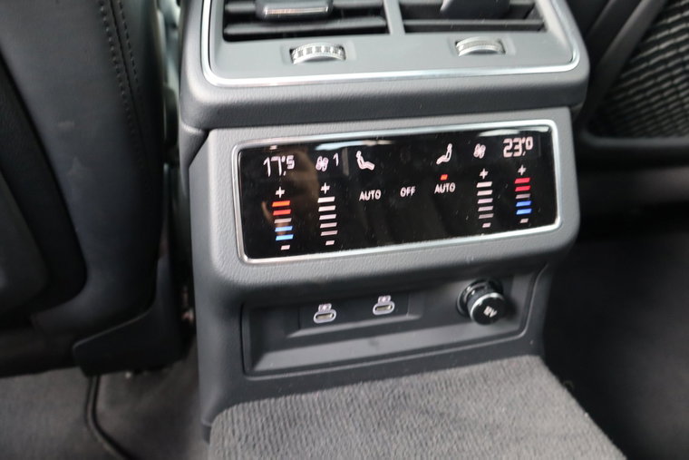 Vehicle Image 26