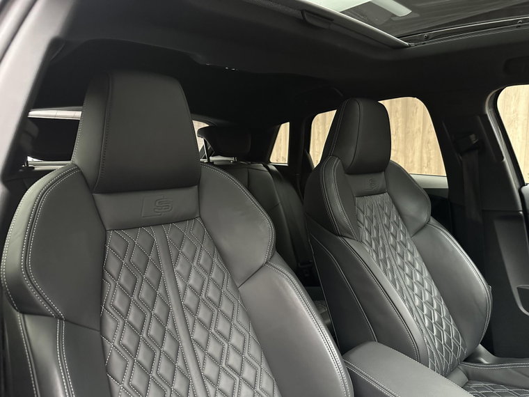 Vehicle Image 25