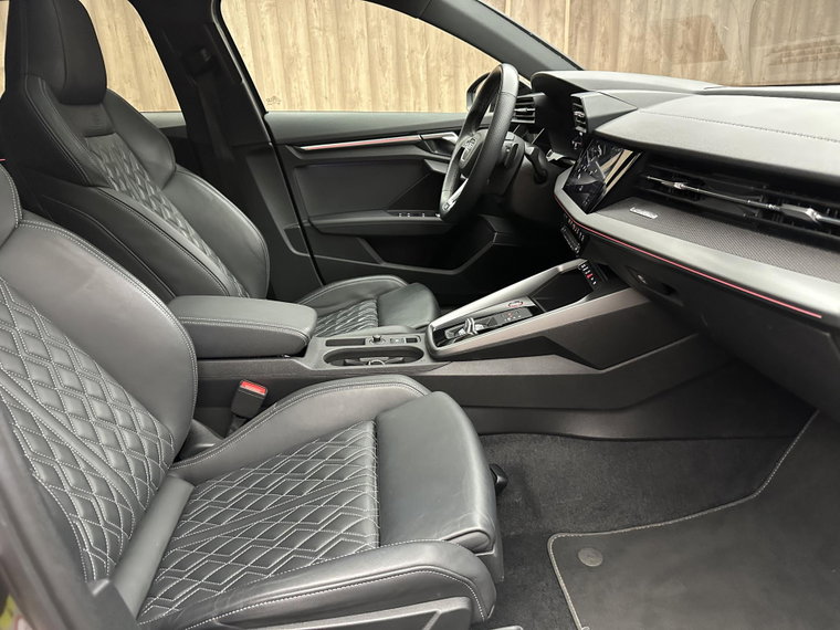 Vehicle Image 38