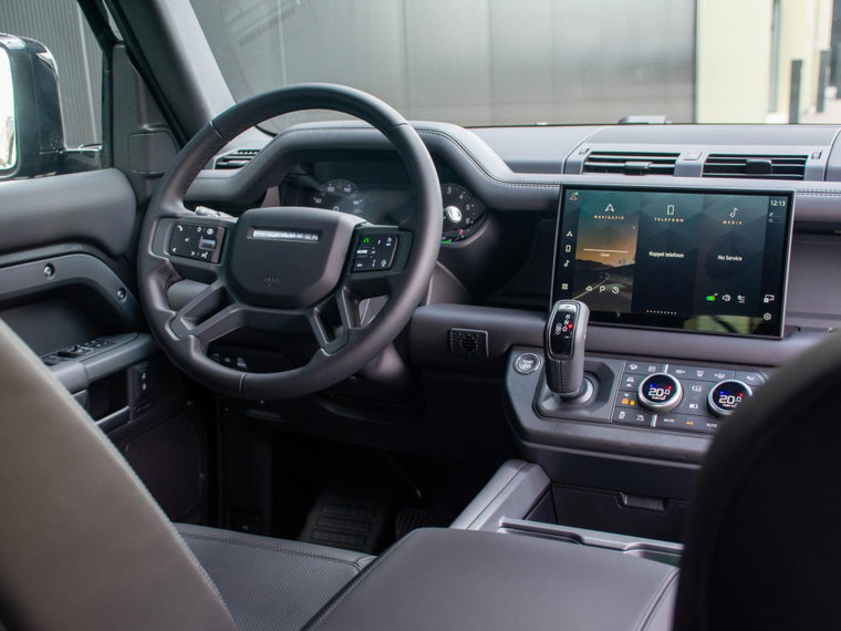 Vehicle Image 12