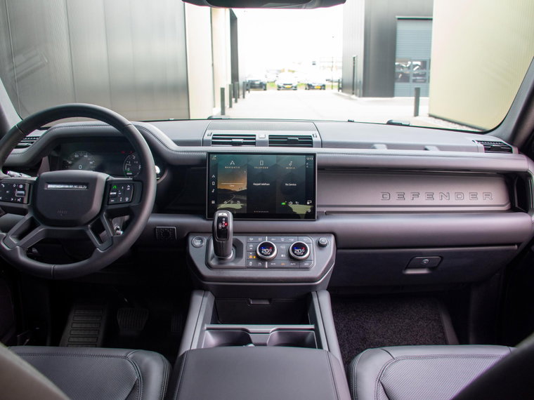Vehicle Image 13