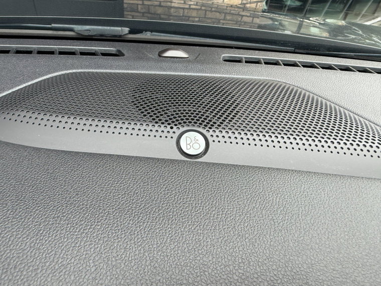 Vehicle Image 24